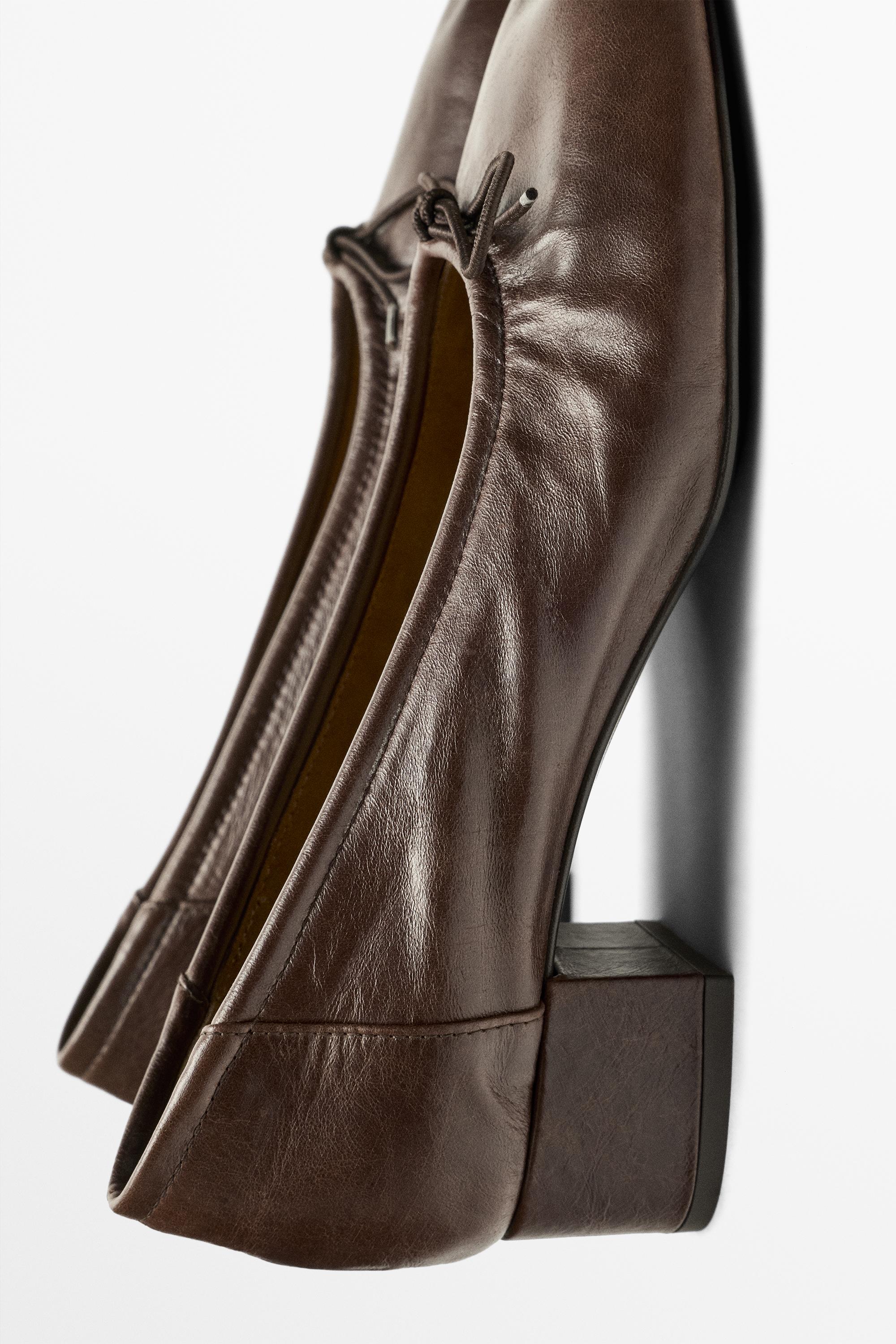 Heeled ballet flat